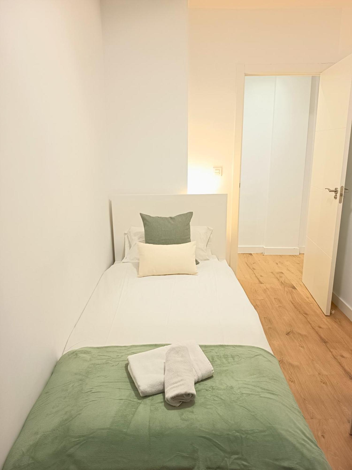Modern Plaza De Toros Apartment With Free Parking Granada Exterior foto